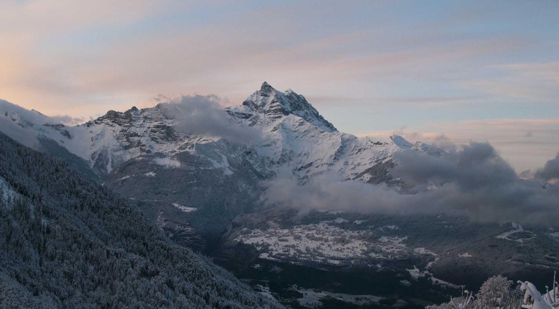 WX老号发卡网:短信互联的应用场景:国际漫游、区域漫游等